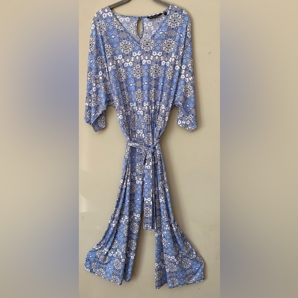 Nina Leonard Cropped Leg Pantsuit M NWT